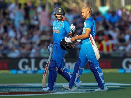 India vs New Zealand 1st ODI: Why play was stopped due to sunlight in Napier ODI | India vs New Zealand 1st ODI : 'या अजब कारणामुळे भारत-न्यूझीलंड सामना थांबवण्यात आला 