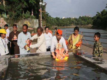 Ganapati Bappa Morya visarjan to Ganpati for one and a half days in Pimpri | Ganesh Visarjan: गणपती बाप्पा मोरया! पिंपरीत दीड दिवसांच्या गणपतीला निरोप