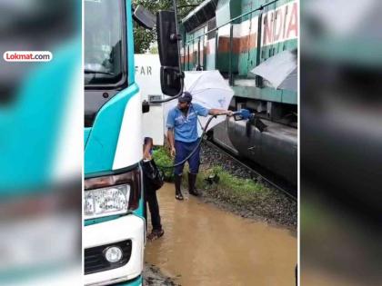 Railway engines can now be filled with diesel from tankers no need to go to the shed! | रेल्वे इंजिनमध्ये आता टँकरने डिझेल भरता येणार; शेडमध्ये जाण्याची गरज भासणार नाही!