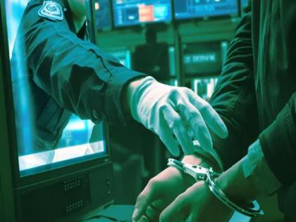Claims of using Aadhaar card for money laundering; Fraud of lakhs, fearing digital arrest | आधार कार्डचा वापर मनी लॉण्ड्रिंगसाठी केल्याचा दावा; डिजिटल अरेस्टची भीती दाखवत लाखोंचा गंडा