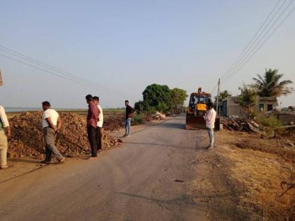 A new bridge on Bhimandi next to the British-era Dicksal bridge | ब्रिटीशकालीन डिकसळ पुलाच्या शेजारी भिमानदीवर नवीन पूल