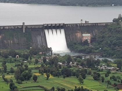 pune rain news five gates of Dimbhe Dam opened; Ghod river floods; Alert issued to villages along the river | डिंभे धरणाचे पाच दरवाजे उघडले; घोड नदीला पूर;नदीकाठच्या गावांना सतर्कतेचा इशारा