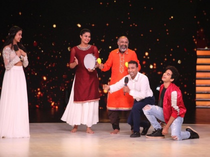 Ishaan Khattar go down on his knees for the Janhvi Kapoor | जान्हवी कपूर समोर ईशानने टेकले गुडघे