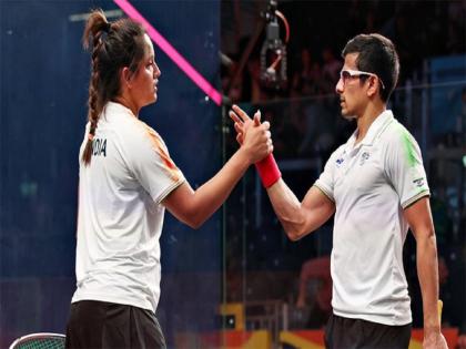 Dinesh Karthik congratulated his wife Deepika Pallikal for winning the bronze medal | दीपिका-सौरव जोडीने जिंकले कांस्य! दिनेश कार्तिकने खास अंदाजात केले पत्नीचे अभिनंदन