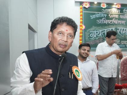 Development of the state is more important than who is the chief minister dipak Kesarkar sensational statement | Dipak Kesarkar: ‘काेण मुख्यमंत्री आहे' यापेक्षा राज्याचा विकास महत्त्वाचा; केसरकरांचे खळबळजनक वक्तव्य