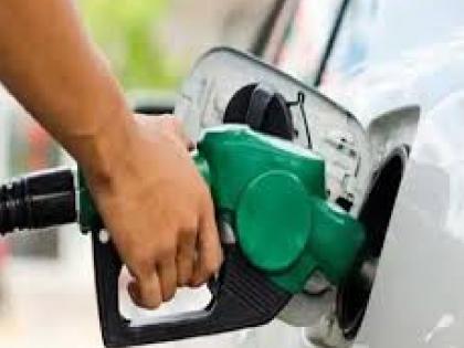 The difference in diesel prices between Maharashtra and Karnataka is now just a few paise | महाराष्ट्र-कर्नाटकात डिझेल दरामध्ये आता काही पैशांचाच फरक The difference in diesel prices between Maharashtra and Karnataka is now just a few paise | महाराष्ट्र-कर्नाटकात डिझेल दरामध्ये आता काही पैशांचाच फरक