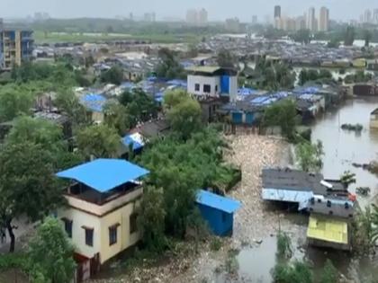 Even after 72 hours, many areas of the Diva were still under water | 72 तासानंतरही दिव्यातील अनेक भागात पाणीच पाणी, अनेकांचे संसार आले उघड्यावर