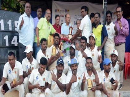 South Zone has won the Inter-Divisional Divya Cricket Tournament | आंतरविभागीय दिव्यांग क्रिकेट स्पर्धेत दक्षिण विभागाने मारली बाजी