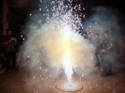 Will a complete ban on Diwali crackers solve the pollution problem? | दिवाळीच्या फटाक्यांवर सरसकट बंदीने प्रदूषणाचा प्रश्न सुटेल काय? Will a complete ban on Diwali crackers solve the pollution problem? | दिवाळीच्या फटाक्यांवर सरसकट बंदीने प्रदूषणाचा प्रश्न सुटेल काय?