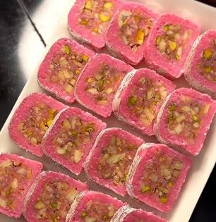 Diwali Special Recipe: गॅसचा वापर न करता, घरच्या साहित्यात करा हलवाईसारखी रुचकर मिठाई