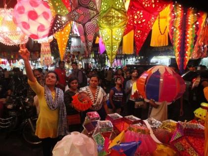 Before 'Diwali' 'Purchase' flag | दिवाळीपूर्वीच्या ‘खरेदीवारी’ झुंबड