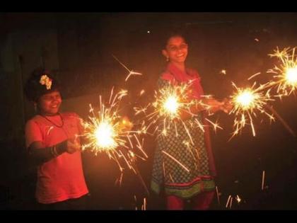 Diwali 'quiet' in Mumbai; The lowest noise pollution in 15 years | मुंबईकरांची दिवाळी 'शांत'; 15 वर्षांतील सर्वात कमी ध्वनी प्रदूषणाची नोंद