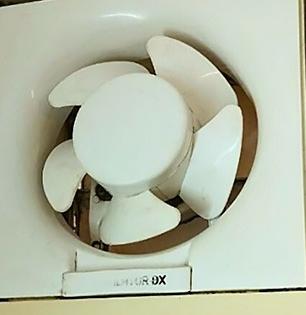 दिवाळीत साफसफाईसाठी एक्स्ट्रा मेहनत नको! ‘हा’ जुगाड करा एक्झॉस्ट फॅन होईल स्वच्छ – धूळही गायब