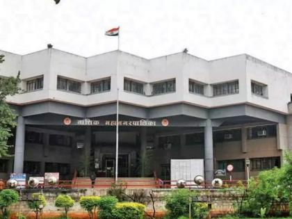 The plight of commuters for the second day in a row as the City Link of Nashik Municipal Corporation is closed | नाशिक मनपाची सिटी लिंक बंद असल्याने सलग दुसऱ्या दिवशी प्रवाशांचे हाल