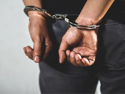 Arrested for beating and robbing a couple; 8.70 lakh worth of goods seized from the thieves in washim | दाम्पत्यास जबर मारहाण करून लुटणाऱ्या दोघांना अटक; चोरट्यांकडून ८.७० लाखांचा मुद्देमाल हस्तगत