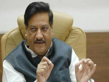 Election Commission's social media page to BJP leader; Prithviraj Chavan's allegation | निवडणूक आयोगाच्या सोशल मीडियाचे पेज भाजप नेत्याकडे; पृथ्वीराज चव्हाण यांचा आरोप