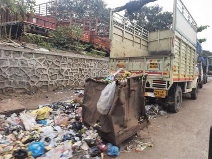 Expose of the garbage collection contract in Ulhasnagar, demand action from the organization | उल्हासनगरातील कचरा उचलणाऱ्या ठेक्याची पोलखोल, संघटनेकडून कारवाईची मागणी