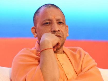 UnlockDown 1: Chief Minister Yogi Adityanath offers prayers at Gorakhnath Temple | UnlockDown 1: लॉकडाऊन उघडताच योगी आदित्यनाथांनी केले 'हे' काम