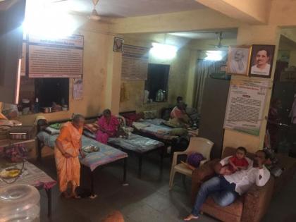 A happy and vibrant atmosphere in the homeless shelter; Hundreds of homeless people get shelter in Ulhasnagar | बेघर निवारा केंद्रात आनंदी अन् उत्साही वातावरण; उल्हासनगरात शेकडो बेघरांना मिळाला हक्काचा निवारा