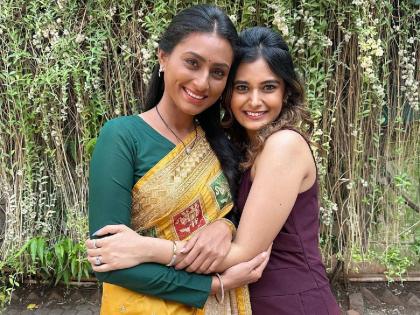 tv serial rang majha vegla reshma and anushka offscreen friendship | ऑनस्क्रीन न पटणाऱ्या मायलेकीचं ऑफस्क्रीन आहे भन्नाट नातं; पाहा दिपा-कार्तिकीचे खास फोटो