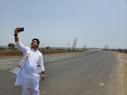 Dhananjay Munde's 'Selfie with Road'; Towards completion of pending bypass work of Parli | धनंजय मुंडेंचा 'सेल्फी विथ रोड'; परळीकरांच्या जिव्हाळ्याच्या प्रलंबित बायपासचे काम पूर्णत्वाकडे