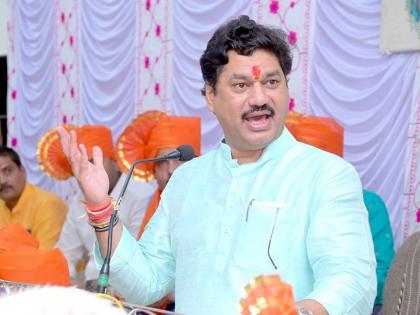 Bomb rumors ahead of meeting at Dhananjay Munde's Collector's office; The perpetrator is still free | धनंजय मुंडेंच्या जिल्हाधिकारी कार्यालयातील बैठकीपूर्वी बॉम्बची अफवा; खोडसाळपणा करणारा अद्याप मोकळाच