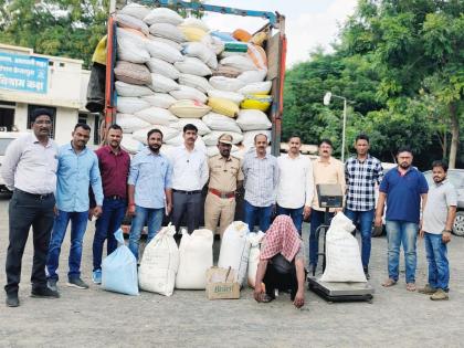 Black market of 352 quintals of Ration rice, one arrested; worth 52 lakhs 60 thousand seized | रेशनच्या तांदळाला फुटले पाय; ३५२ क्विंटलचा काळाबाजार, एकजण ताब्यात