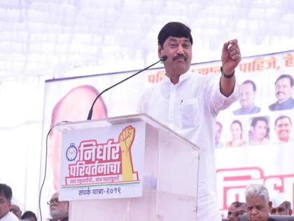 Dhananjay Munde's PRO QuashWhatApps shutdown, accusations of the government being implemented in the emergency | धनंजय मुंडेंच्या PRO चं व्हॉट्सअ‍ॅप बंद, आणीबाणी लागू केल्याचा सरकारवर आरोप