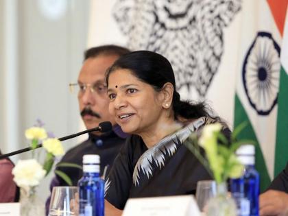 DMK MP Kanimozhi Karunanidhi said in Spain on Monday that India national language is unity and diversity | भारताची राष्ट्रभाषा कोणती? जगासमोर कनिमोळींनी दिलेल्या उत्तराने देशाची मान उंचावली DMK MP Kanimozhi Karunanidhi said in Spain on Monday that India national language is unity and diversity | भारताची राष्ट्रभाषा कोणती? जगासमोर कनिमोळींनी दिलेल्या उत्तराने देशाची मान उंचावली
