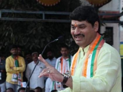 Maharashtra Vidhan Sabha Result: Dhananjay Munde's 'first' reaction after winning the parli constituency | महाराष्ट्र निवडणूक निकालः परळीत भावानेच मारली बाजी, विजयानंतर धनंजय मुंडेंची 'ही' पहिला प्रतिक्रिया 