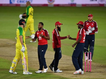 Australia again ‘number one’; Beat England in the last match | ऑस्ट्रेलिया पुन्हा ‘नंबर वन’; अखेरच्या सामन्यात इंग्लंडवर मात
