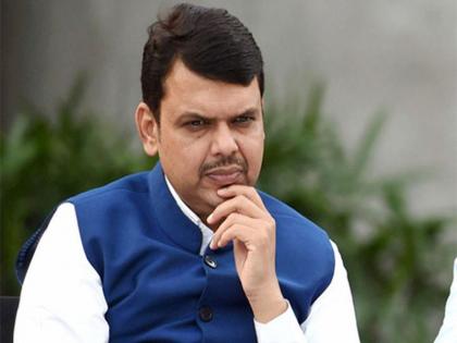 Shiv Sena leader Varun Sardesai has criticized former cm and opposition leader Devendra Fadnavis mac | "बरं ते जॅकेट कायमचं उतरलंय की हा ‘Lockdown Look’ आहे?"