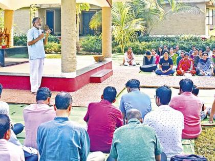 coronavirus : war against corona, India needs you, take the responsibility social activist Dr. Abhay Bang appeals young doctors. | coronavirus : ‘कोरोना विरुद्ध भारत’ या युद्धात तरुण डॉक्टरांनी नेमकं काय करावं? coronavirus : war against corona, India needs you, take the responsibility social activist Dr. Abhay Bang appeals young doctors. | coronavirus : ‘कोरोना विरुद्ध भारत’ या युद्धात तरुण डॉक्टरांनी नेमकं काय करावं?