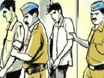 Two persons were arrested for selling a car to a school or college | 'शाळा, कॉलेजमध्ये भाड्याने गाडी लावतो', असे सांगून परस्पर विकणार्‍या दोघांना अटक