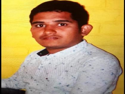 Another event during the week; Again Kopar - Dombivali railway station boy dies after falling from local | आठवड्याभरात दुसरी घटना; पुन्हा कोपर- डोंबिवलीदरम्यान लोकलमधून पडून तरुणाचा मृत्यू 