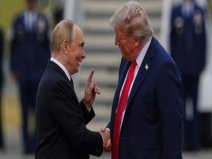Russia Vladimir Putin sent his body double to Alaska for Meeting with America Donald Trump, rumours viral on social media | 'अलास्का' इथं डोनाल्ड ट्रम्पच्या भेटीला पोहचले डुप्लिकेट पुतिन; सोशल मीडियात चर्चांना उधाण, कारण... Russia Vladimir Putin sent his body double to Alaska for Meeting with America Donald Trump, rumours viral on social media | 'अलास्का' इथं डोनाल्ड ट्रम्पच्या भेटीला पोहचले डुप्लिकेट पुतिन; सोशल मीडियात चर्चांना उधाण, कारण...