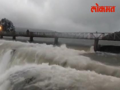 Four automatic gates of Radhanagari Dam open, 44 dams on Panchganga river under water | Kolhapur: २५ जुलैचा योगायोग; राधानगरी धरणाचे स्वयंचलित दरवाजे उघडले, चार दरवाज्यातून ७२१२ क्युसेकने विसर्ग सुरु