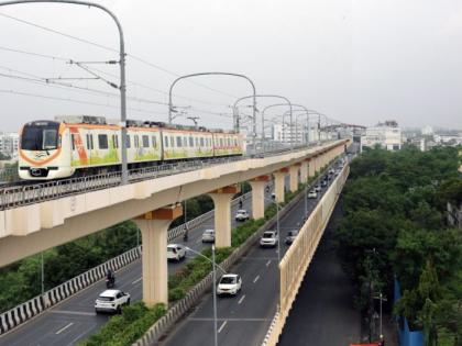 Nagpur bridge and metro works recorded in Guinness book minister nitin Gadkari praises all workers associated with it | नागपुरातील पूल आणि मेट्रोच्या कामाची गिनीज बुकमध्ये झाली नोंद; गडकरी म्हणाले, "हे शक्य..."