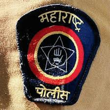 Three policemen, who assisted the accused in the murder case, were suspended | खुनाच्या गुन्ह्यातील आरोपीला मदत करणारे तिनही पोलीस निलंबित