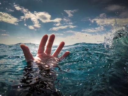 married woman dies by drowning in the water while taking selfie, an incident in the Bor Dam area | ‘सेल्फी’ बेतली जीवावर; धरणातील पाण्यात बुडून विवाहितेचा अंत