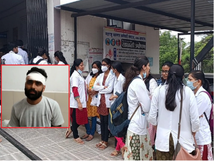 In Aurangabad's Government Ghati hospital doctor beaten again, resident doctors protest strike | घाटी रुग्णालयात पुन्हा डॉक्टरला मारहाण, निवासी डॉक्टरांचे कामबंद आंदोलन