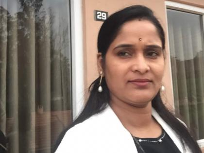 coronavirus karad doctor jayashree desai medical aid in malkapur | CoronaVirus: सॅल्यूट! चिमुकलीला घरी ठेऊन आईची रुग्णसेवा; एक किडनी बहिणीला दान करुनही कर्तव्य निभावतेय