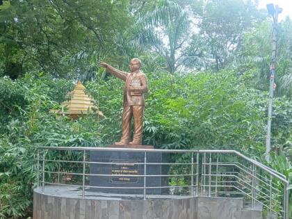 protest warning to remove dr babasaheb ambedkar statue from ulhasnagar crematorium | उल्हासनगर स्मशानभूमीतील डॉ. बाबासाहेब आंबेडकर यांचा पुतळा हटविण्यासाठी आंदोलनाचा इशारा protest warning to remove dr babasaheb ambedkar statue from ulhasnagar crematorium | उल्हासनगर स्मशानभूमीतील डॉ. बाबासाहेब आंबेडकर यांचा पुतळा हटविण्यासाठी आंदोलनाचा इशारा