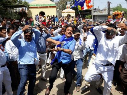 Dr. Babasaheb Ambedkar Jayanti | जळगाव जिल्ह्यात डॉ. बाबासाहेब आंबेडकर जयंतीचा अपूर्व उत्साह, जलसंपदामंत्री गिरीश महाजन यांनी लेझीम खेळून वाढविला कार्यकर्त्यांचा उत्साह