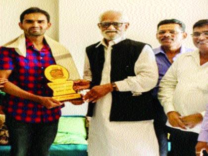 'DRA' Joint Director Sameer Wankhede received Lemhkhade Award | ‘डीआरए’चे सहसंचालक समीर वानखेडे यांना लामखडे पुरस्कार