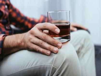 Constantly drinking alcohol not working elder brother took the life of younger brother | सतत दारू पितो, कामधंदा करत नाही, मोठ्या भावाने घेतला धाकट्याचा जीव Constantly drinking alcohol not working elder brother took the life of younger brother | सतत दारू पितो, कामधंदा करत नाही, मोठ्या भावाने घेतला धाकट्याचा जीव