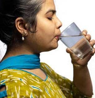 तुम्हाला ‘हे’ ५ आजार छळत असतील तर समजा तुम्ही खूप कमी पाणी पिताय? पाहा कमी पाण्यानं होणारे त्रास