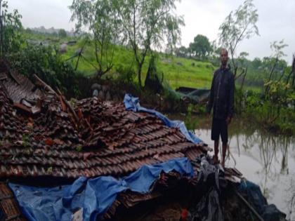 21 families displaced due to landslide; An atmosphere of fear among citizens in Dronagiri | दरड कोसळल्याने २१ कुटुंबांचे स्थलांतर; द्रोणागिरीत नागरिकांमध्ये भीतीचे वातावरण