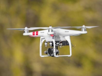 Danger of Corona: From today, drones will keep an eye on sensitive areas | धोका कोरोनाचा : आजपासून ड्रोन ठेवणार संवेदनशील वस्त्यांवर नजर