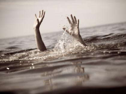 Four members of a family drown in Ratnagiri sea, including two sisters from Mumbra | रत्नागिरीच्या समुद्रात बुडून एकाच कुटुंबातील चौघांचा मृत्यू, मुंब्र्यातील दोन बहिणींचा समावेश Four members of a family drown in Ratnagiri sea, including two sisters from Mumbra | रत्नागिरीच्या समुद्रात बुडून एकाच कुटुंबातील चौघांचा मृत्यू, मुंब्र्यातील दोन बहिणींचा समावेश